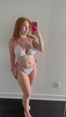 Gigantic titties Bikini melons Curvy Freckles Pale red hair melons Porn GIF