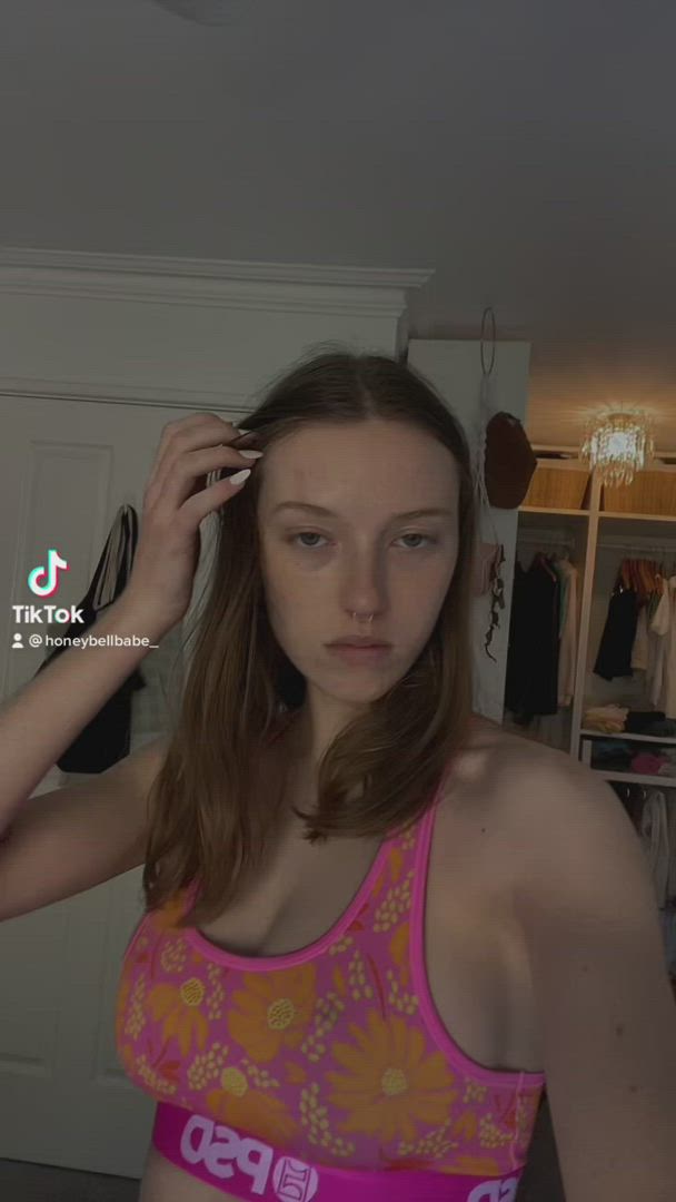 Australian Natural tits Nipslip OnlyFans TikTok melons Porn GIF