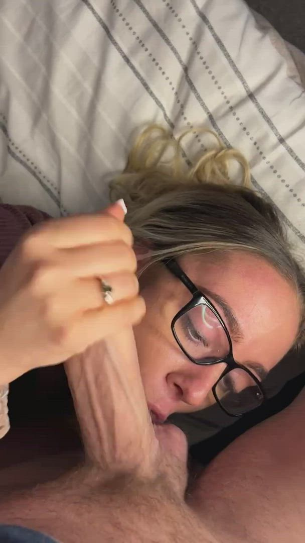 Large rod blowjob spunk Cumshot Facial Glasses MILF sucking young Porn GIF