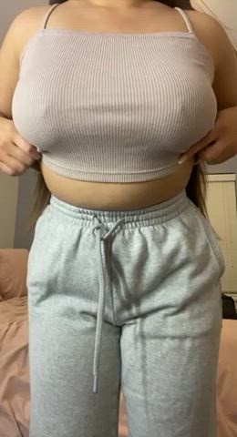 18 Years mature Barely Legal humongous tits boobies Curvy Nipples OnlyFans teenie Titty Drop Porn GIF